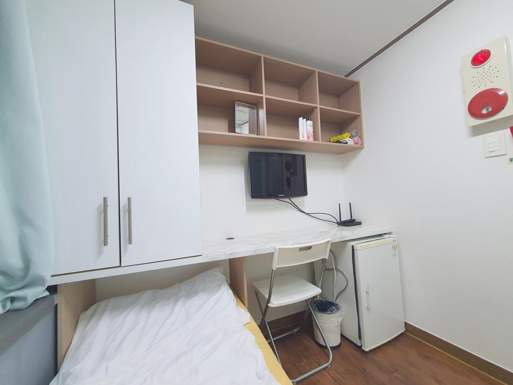 Sinsa Stay- Female Only Seoul