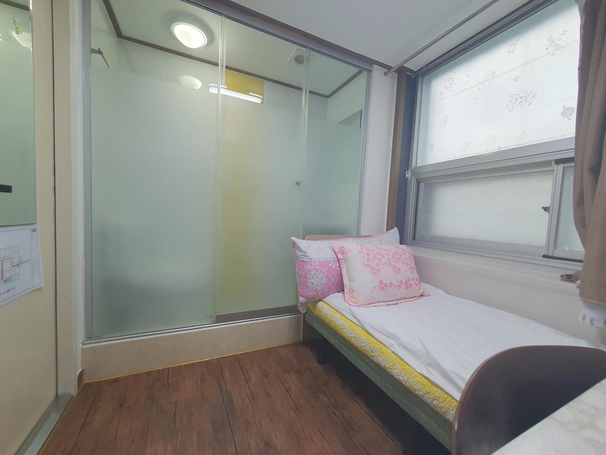 Guest house Sinsa Stay- Female Only Seoul