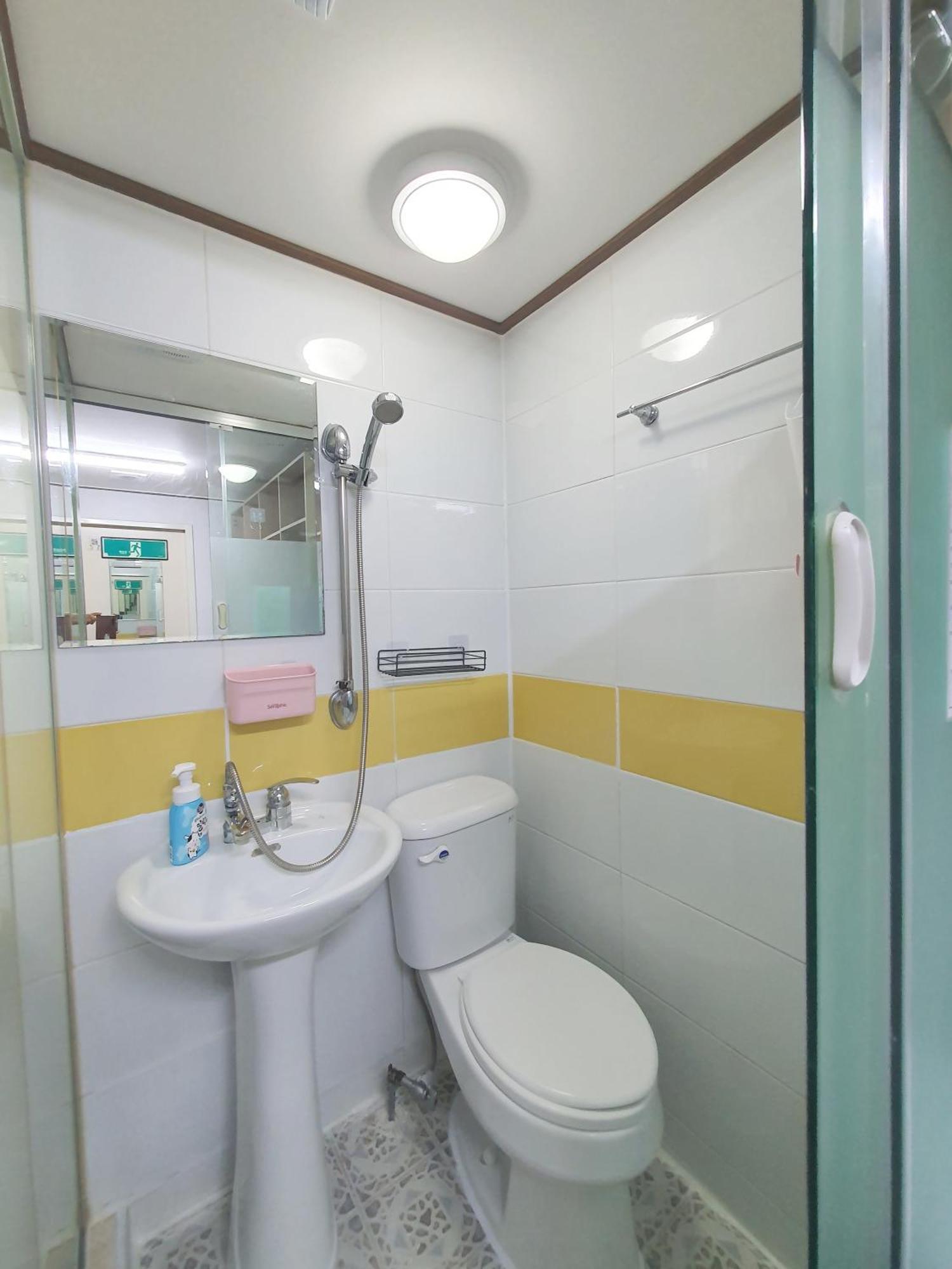 Guest house Sinsa Stay- Female Only