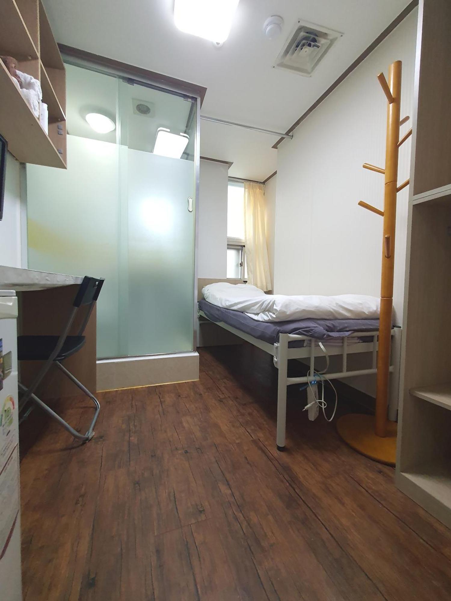 Sinsa Stay- Female Only Seoul