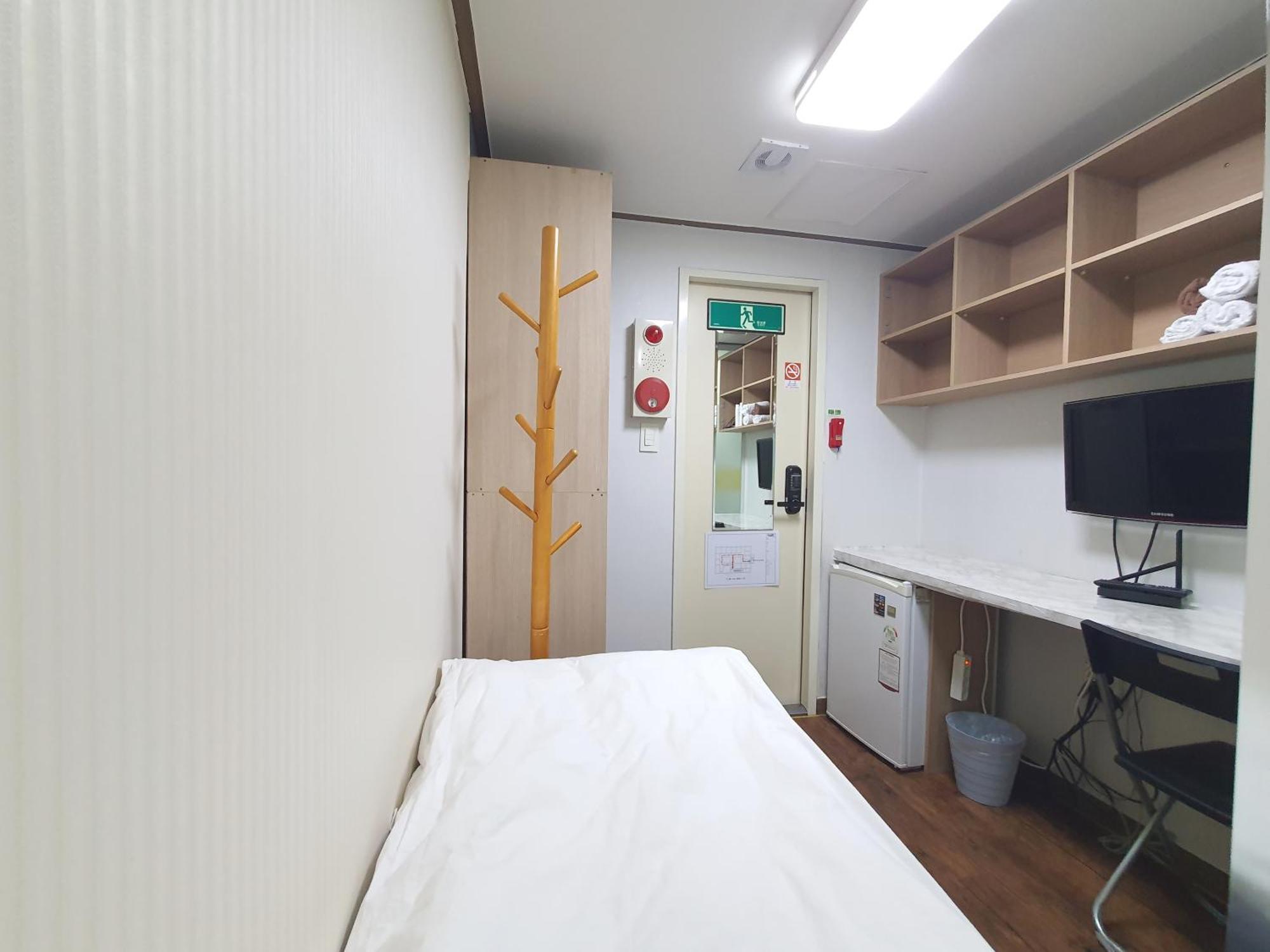Sinsa Stay- Female Only Guest house