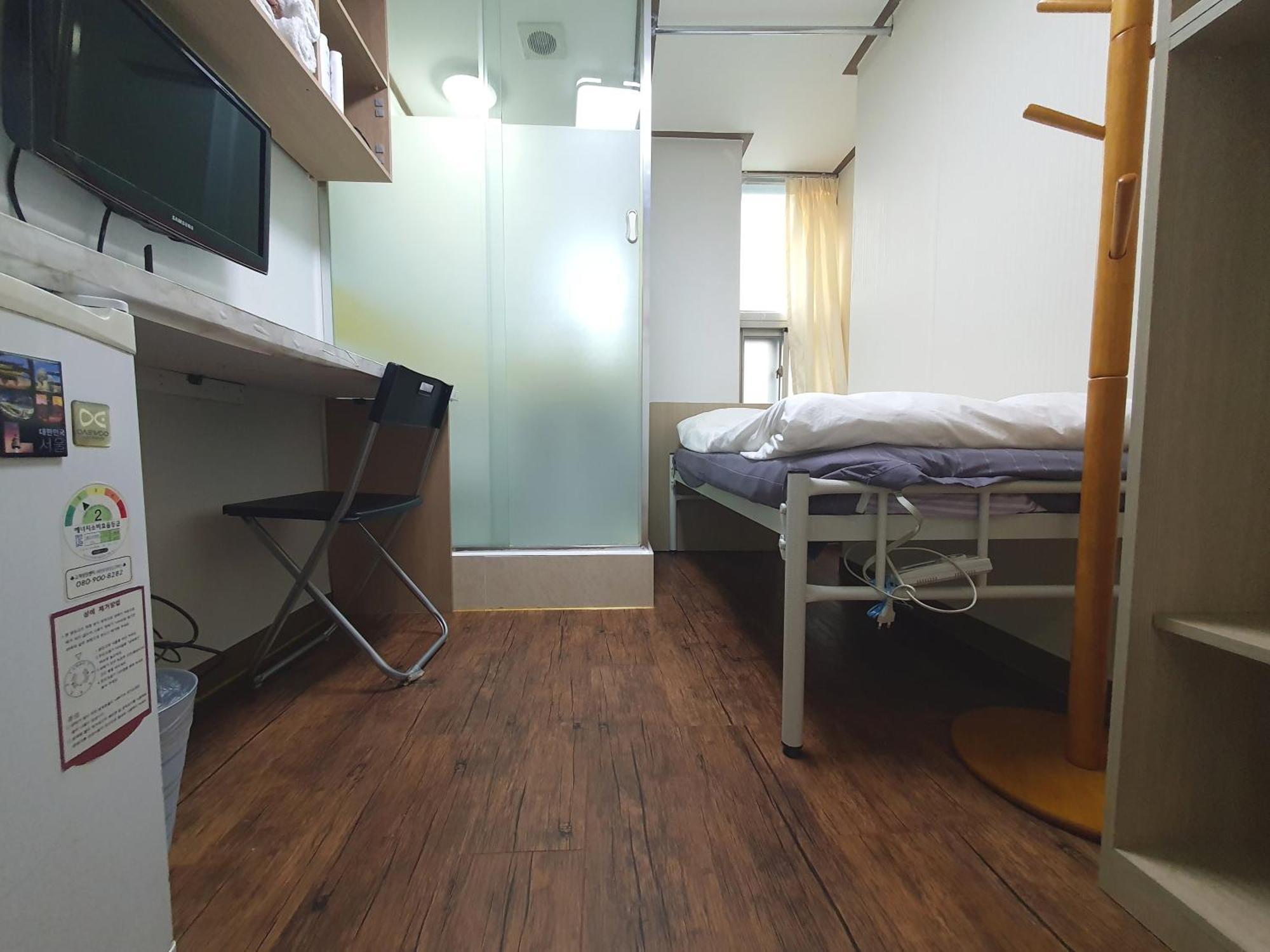 Guest house Sinsa Stay- Female Only Seoul