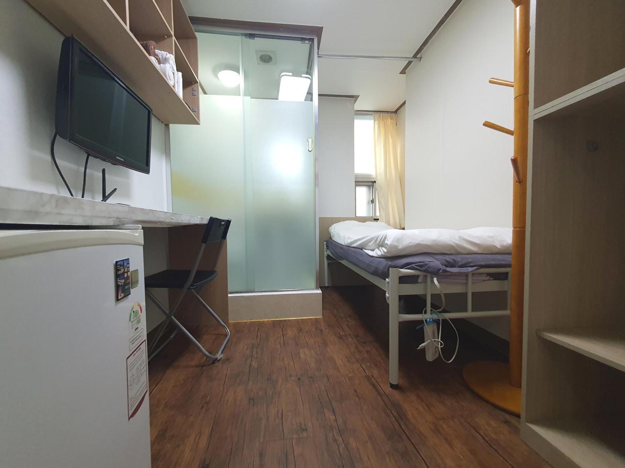 Sinsa Stay- Female Only Guest house